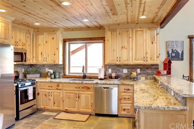 1389 Flintridge Avenue, Big Bear, CA 92314