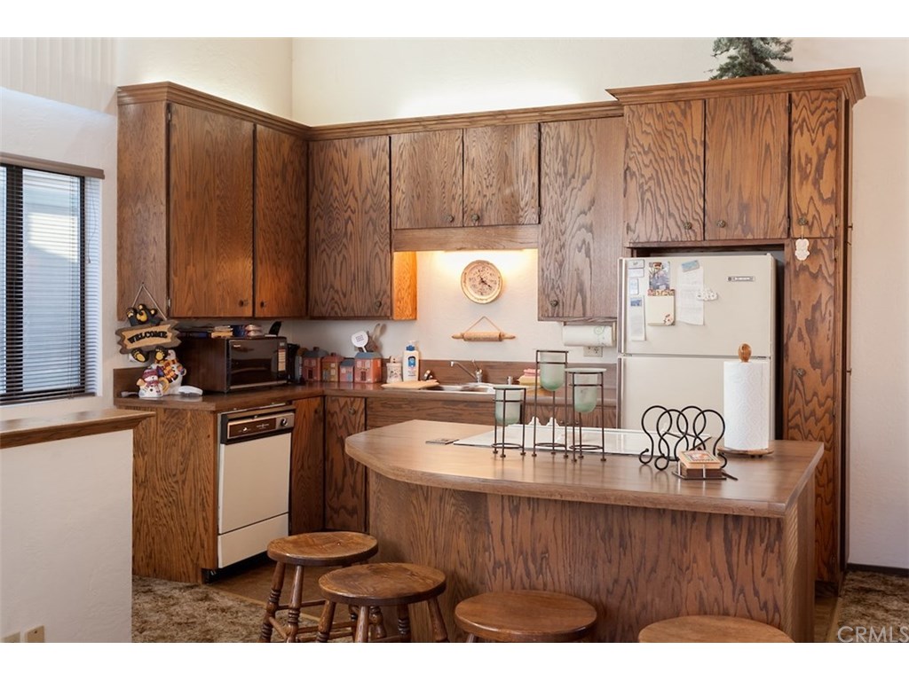 42527 Moonridge Road, Big Bear, CA 92315