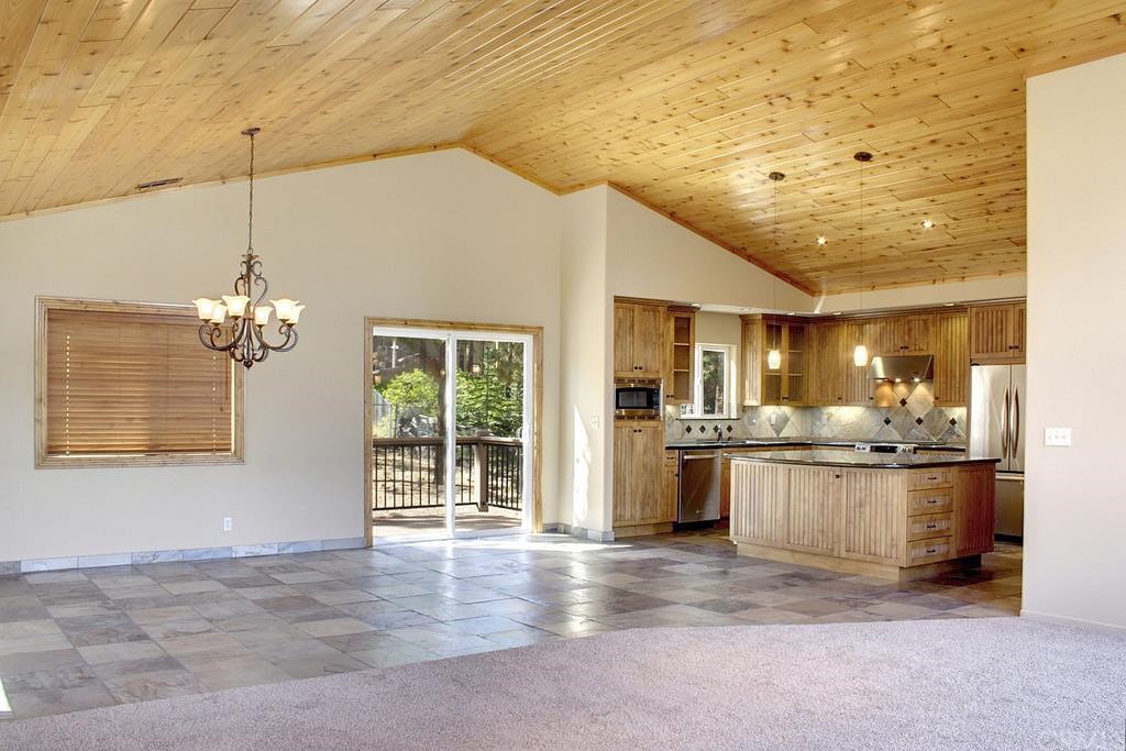 40189 Lakeview Drive, Big Bear, CA 92315