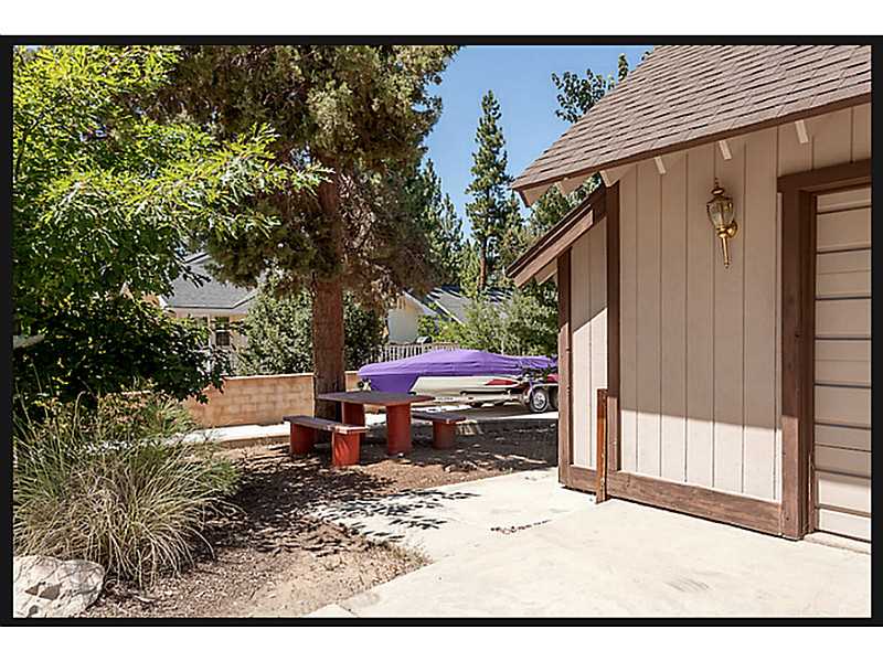 41744 SWAN DR., Big Bear Lake, CA 92315