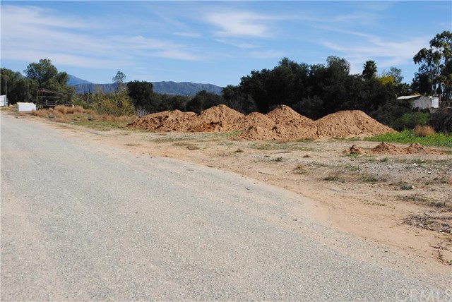 867 West Countyline Road, Calimesa, CA 92320