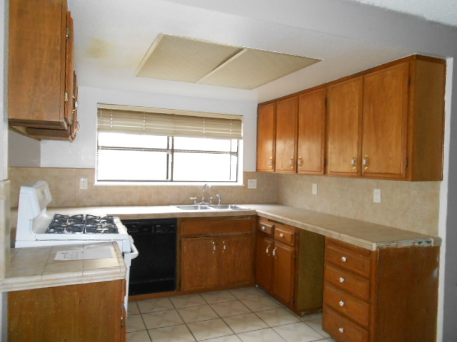9004 Rosecrest LaneFontana, CA, 92335San Bernardino County
