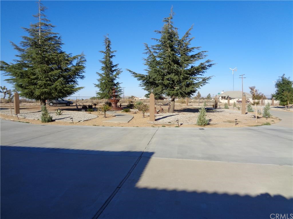 12585 Cedar Street, Oak Hills, CA 92344