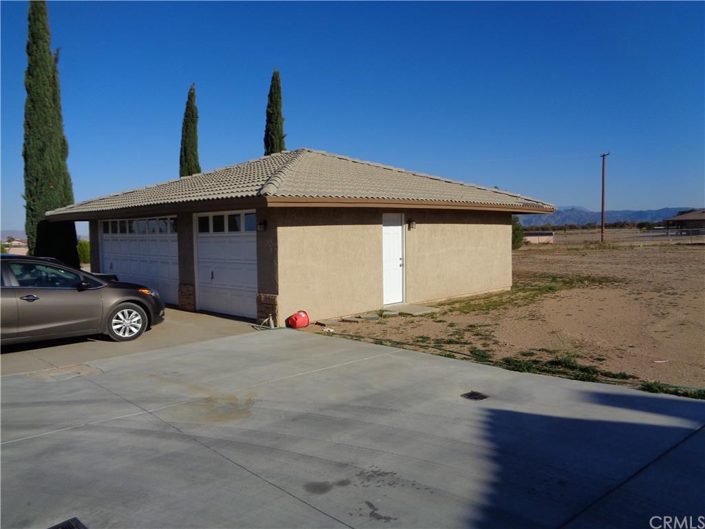 12585 Cedar Street, Oak Hills, CA 92344