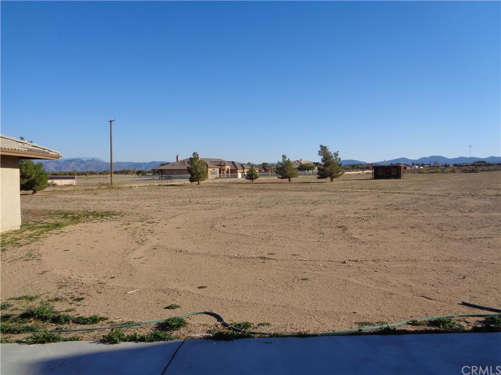 12585 Cedar Street, Oak Hills, CA 92344