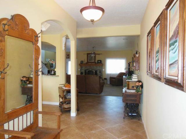 10281Whitehaven St, Oak Hills, United States 92344