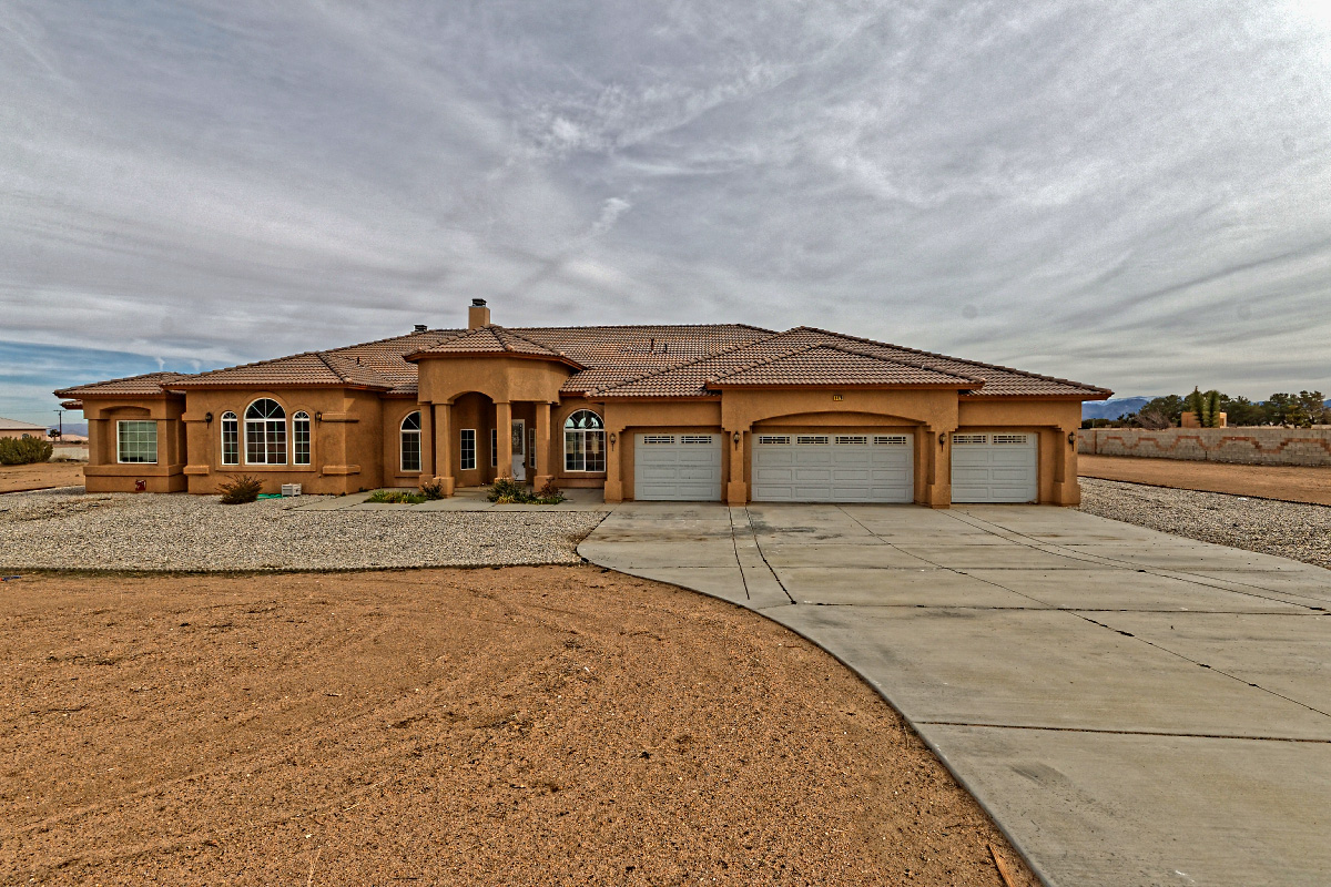 8426 Garlock Street, Oak Hills, United States 92344