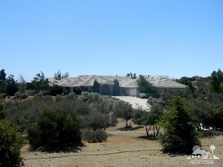 9887 Desmond Drive, Oak Hills, CA 92344