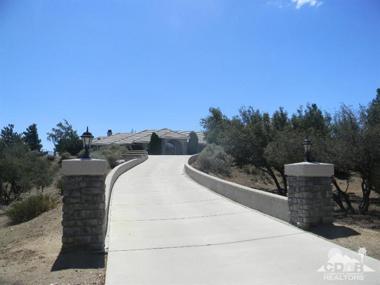 9887 Desmond Drive, Oak Hills, CA 92344