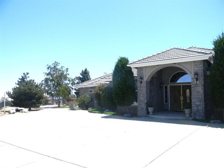9887 Desmond Drive, Oak Hills, CA 92344