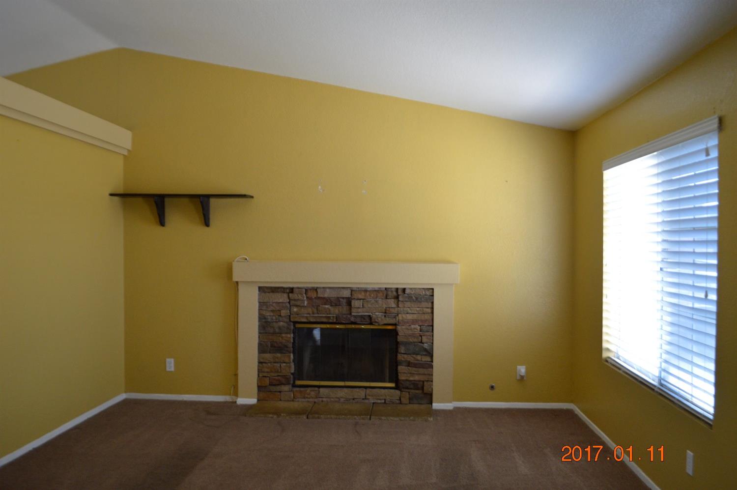8553Dove Creek, Hesperia, CA 92345