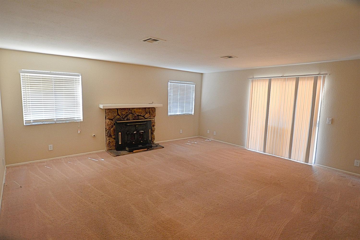 10798Lincoln Avenue, Hesperia, CA 92345