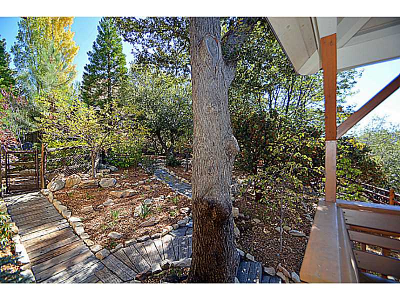 26523 AMADOR LANE, Lake Arrowhead, United States 92352