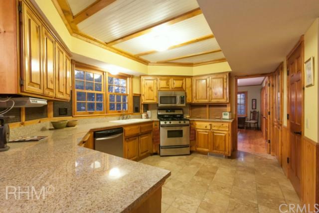 28037 North North Bay Road, Lake Arrowhead, CA 92352