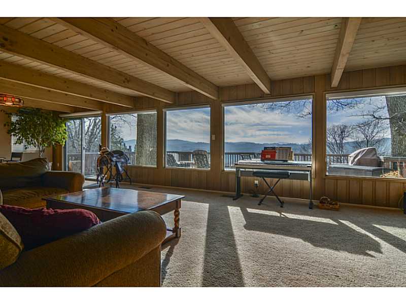 945 N HOSPITAL ROAD, Lake Arrowhead, United States 92352