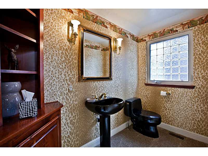 294 BURNT MILL RD., Lake Arrowhead, CA 92352