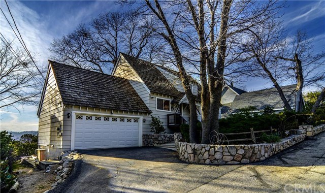 945 North Hospital Road, Lake Arrowhead, CA 92352
