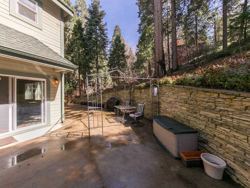 495 MERRIMACK, Lake Arrowhead, CA 92352