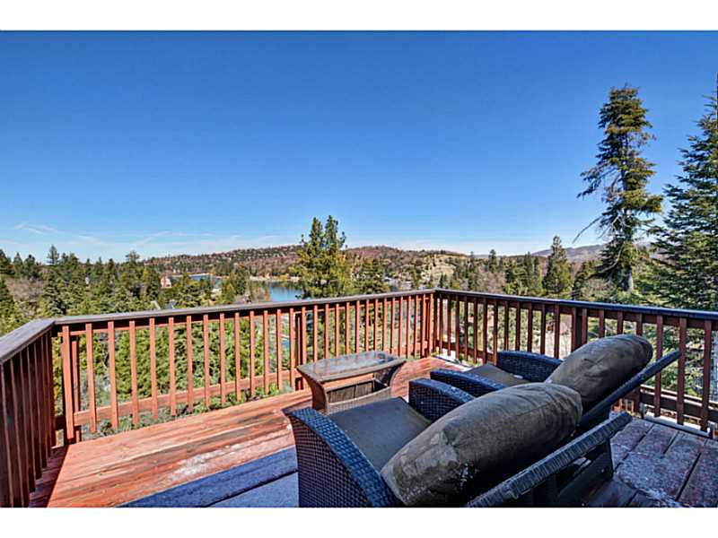 318 EMERALD DR, Lake Arrowhead, United States 92352