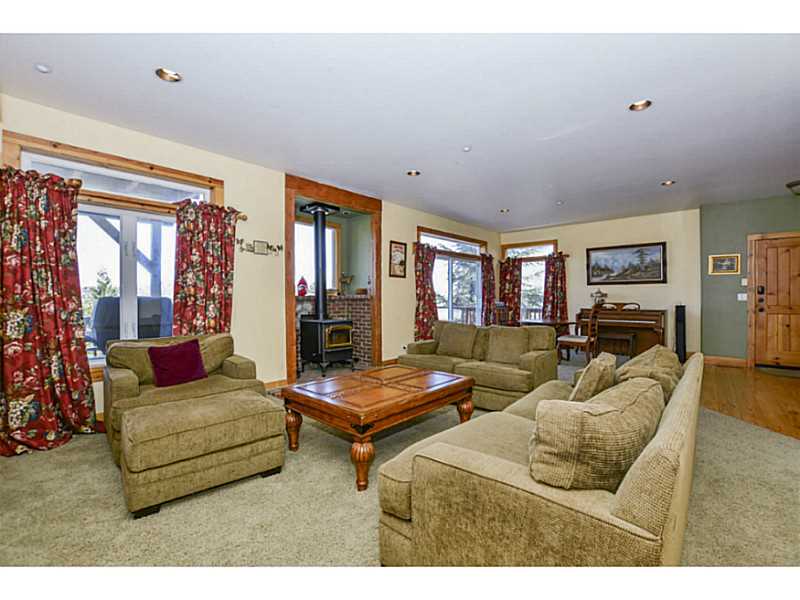 318 EMERALD DR, Lake Arrowhead, United States 92352