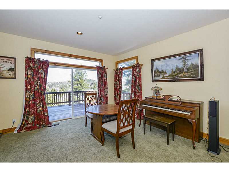 318 EMERALD DR, Lake Arrowhead, United States 92352