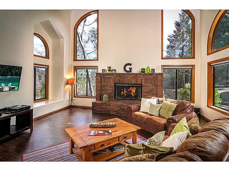 27336 ALPEN, Lake Arrowhead, CA 92352