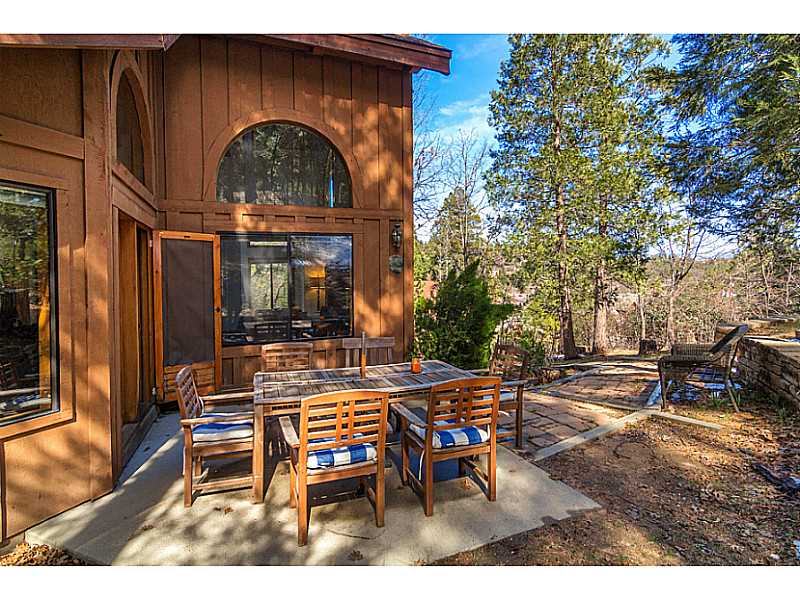 27336 ALPEN, Lake Arrowhead, CA 92352