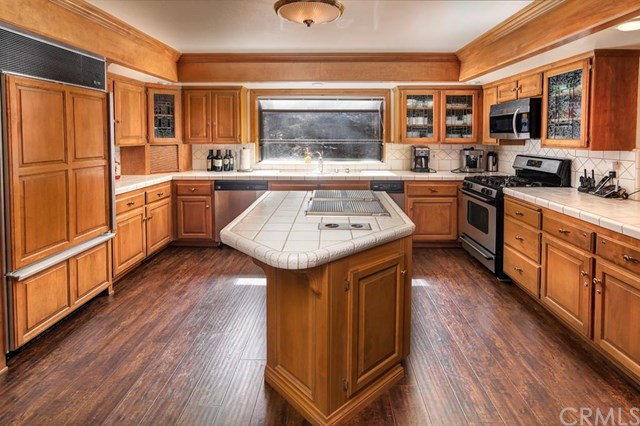 27336 Alpen Drive, Lake Arrowhead, CA 92352