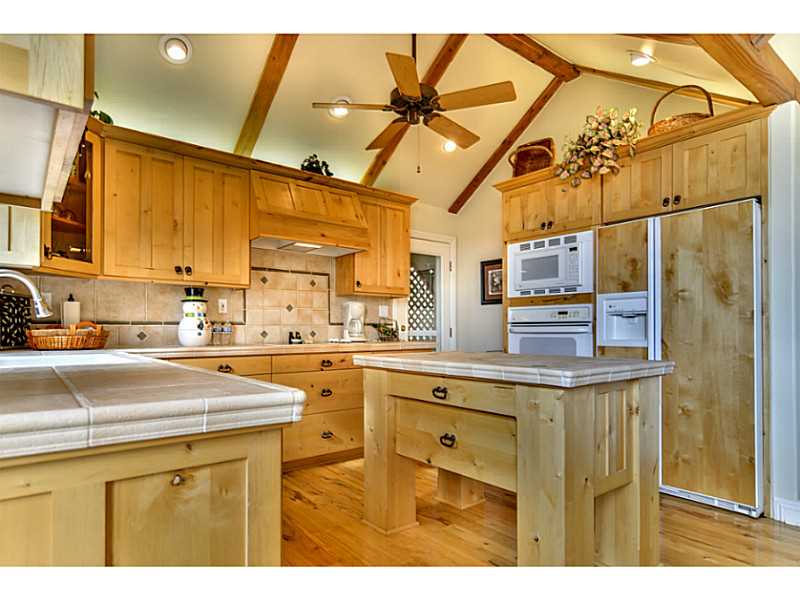 1202 YUKON, Lake Arrowhead, CA 92352