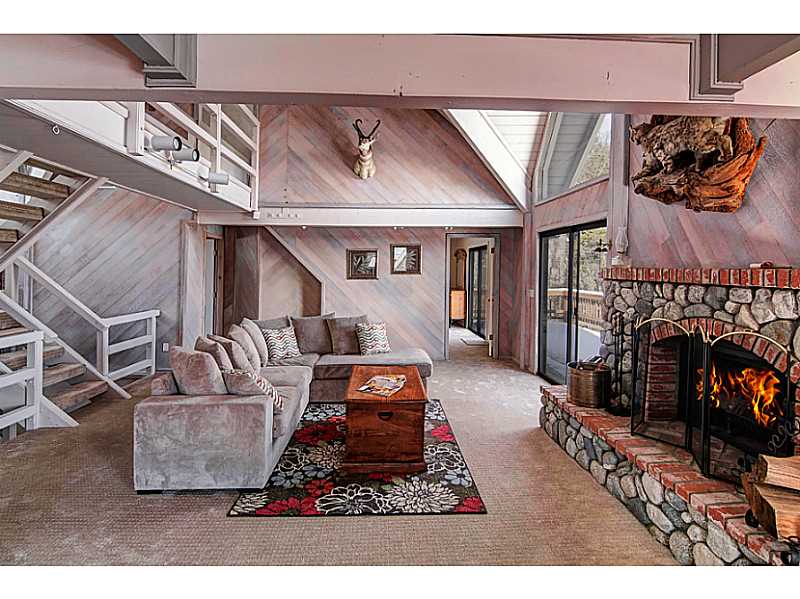 931 JAGERHORN DRIVE, Lake Arrowhead, CA 92352