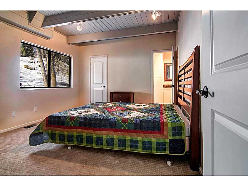 931 JAGERHORN DRIVE, Lake Arrowhead, CA 92352