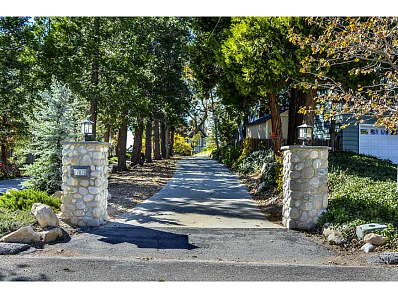 27973 St Bernard Ln, Lake Arrowhead, United States 92352