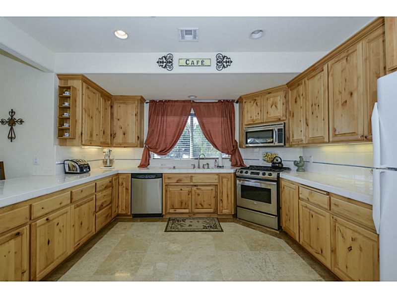 979 GRASS VALLEY RD, Lake Arrowhead, United States 92352