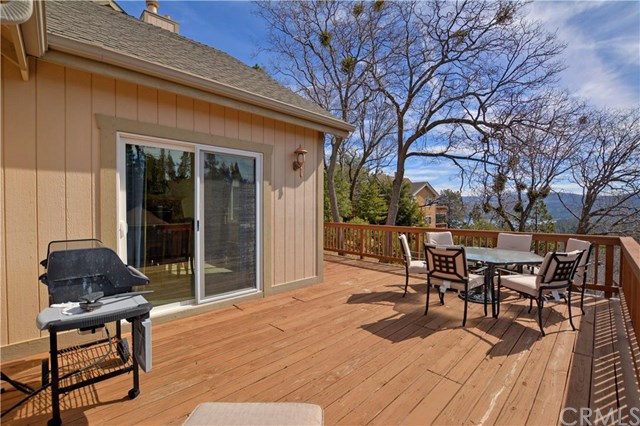 979 Grass Valley Road, Lake Arrowhead, CA 92352