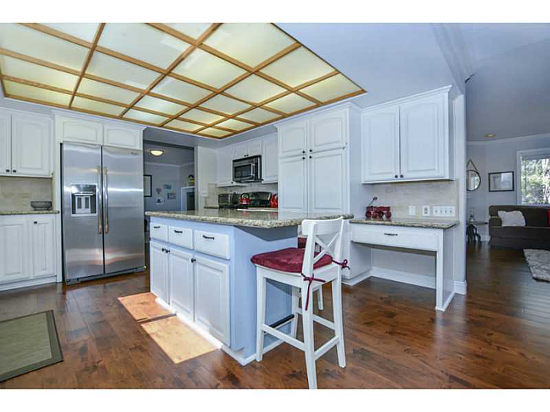 212 N FAIRWAY, Lake Arrowhead, United States 92352