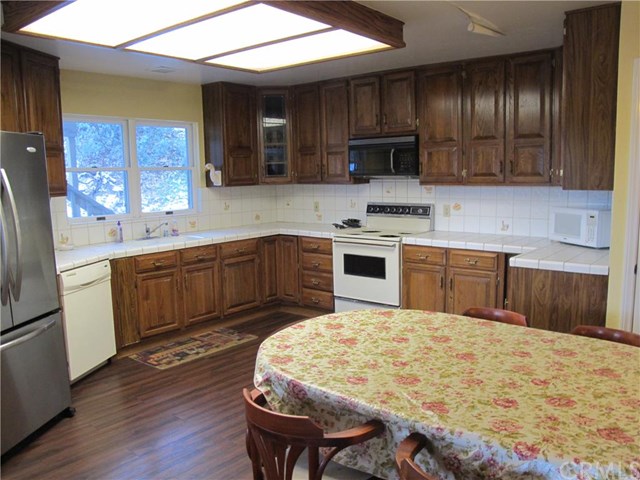 27464 Alpen Drive, Lake Arrowhead, CA 92352