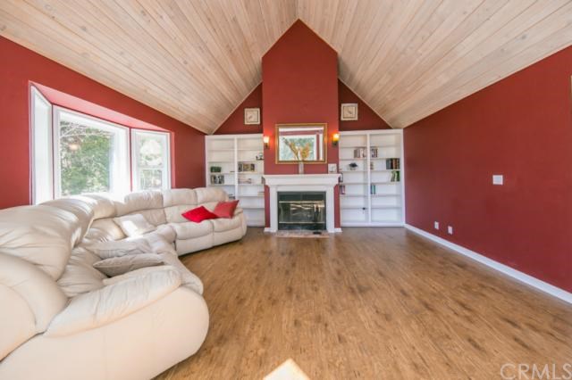 202 Chipmunk Drive, Lake Arrowhead, CA 92352