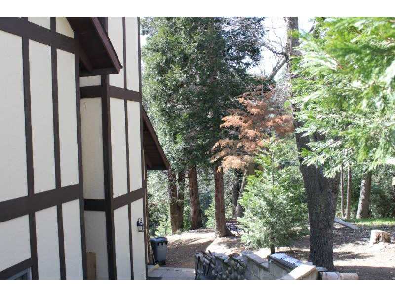 249 CUMBERLAND DRIVE, Lake Arrowhead, CA 92352
