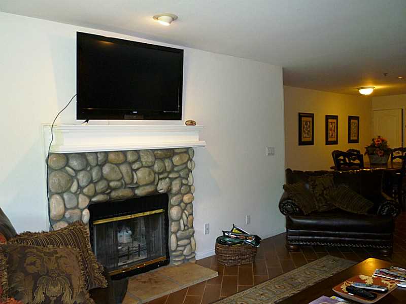 302 VILLA WAY, Lake Arrowhead, CA 92352