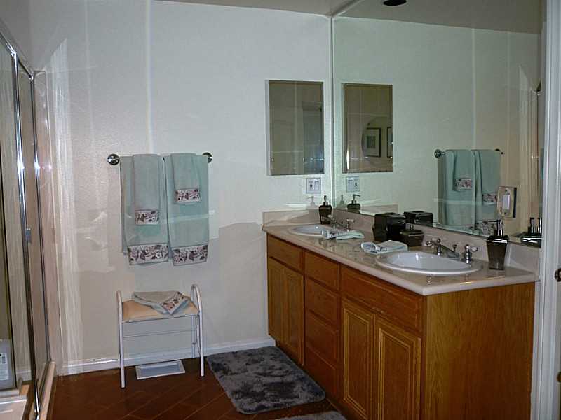 302 VILLA WAY, Lake Arrowhead, CA 92352