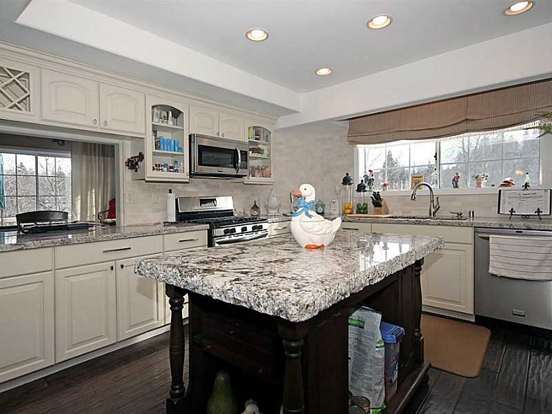 1212 PORTILLO, Lake Arrowhead, CA 92352