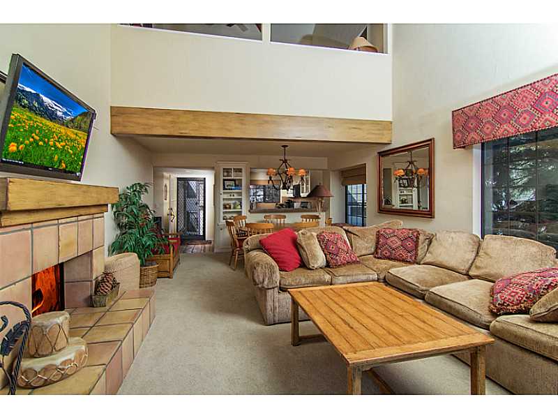 28050 HIGHWAY 189, Lake Arrowhead, CA 92352