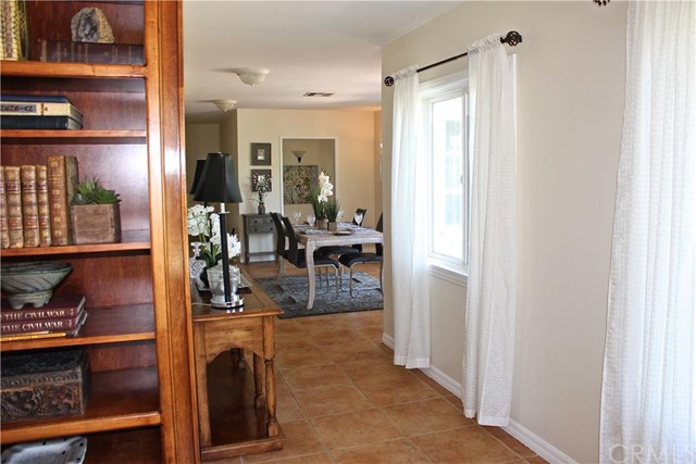 330 West Mariposa Drive, Redlands, CA 92373