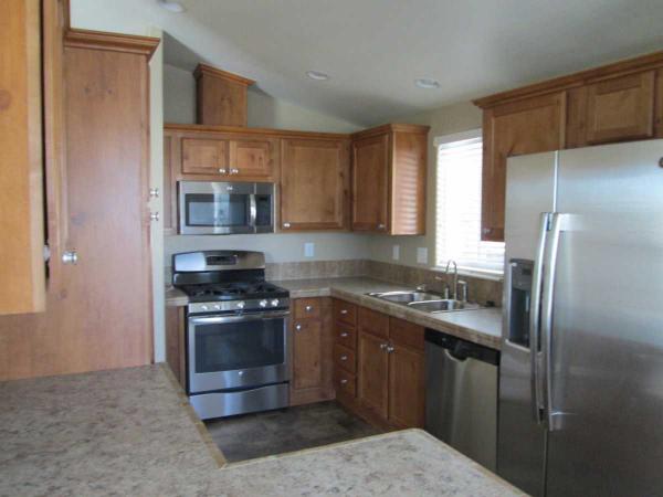Capri Rialto Mobile Estates200 West San Bernardino AveRialto, CA 92376