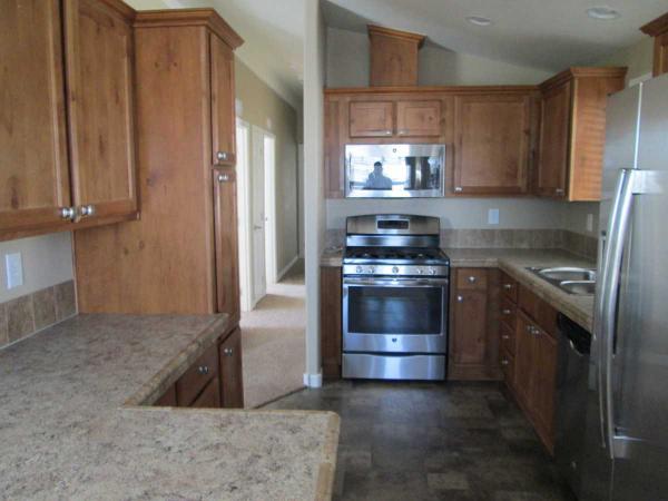 Capri Rialto Mobile Estates200 West San Bernardino AveRialto, CA 92376