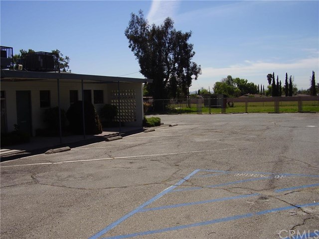 649 E Foothill Boulevard, Rialto, CA 92376