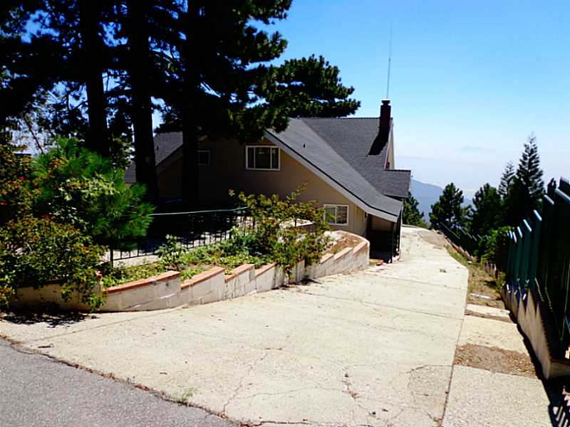 30461 LIVE OAK, Running Springs, CA 92382