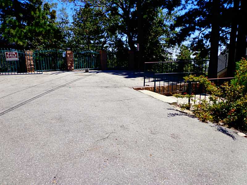 30461 LIVE OAK, Running Springs, CA 92382