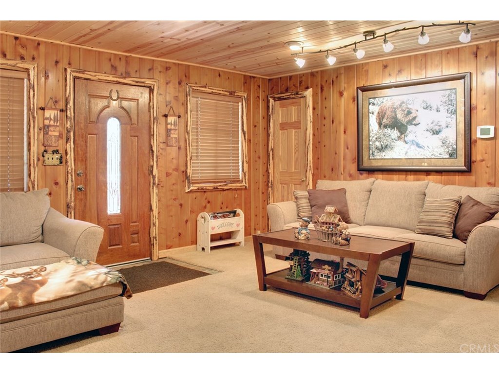 362 Spruce Lane, Sugar Loaf, CA 92386