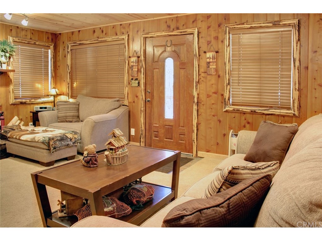362 Spruce Lane, Sugar Loaf, CA 92386